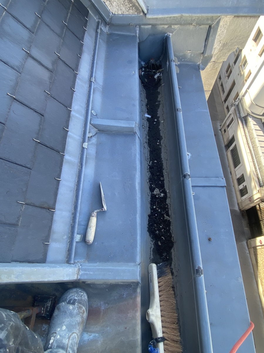 Nettoyage des gouttières à Paris : intervention maîtrisée — photo 2