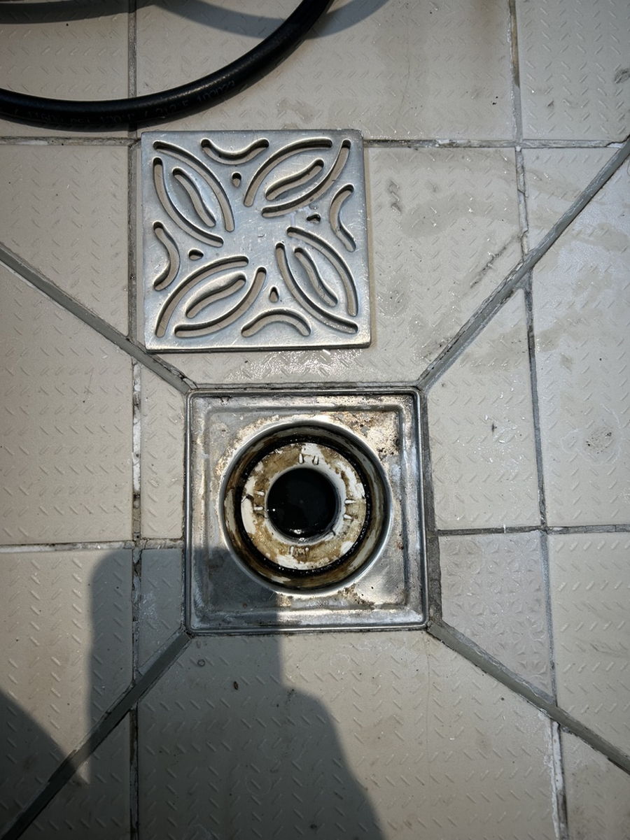Débouchage d'un siphon de sol de douche — photo 3