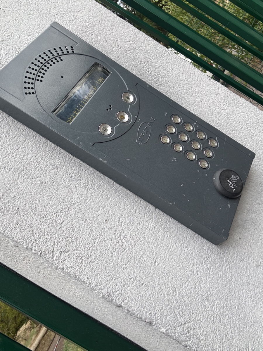 Pose d'un coffret électrique en limite de propriété — photo 4