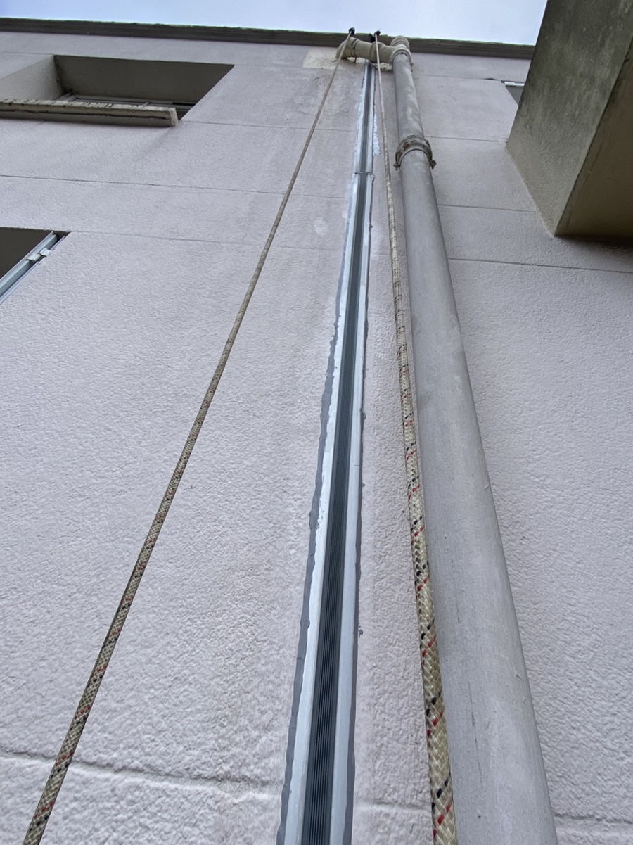Arrivé sur le site, nous avons mis  un système de corde nous permettant de nous — photo 28