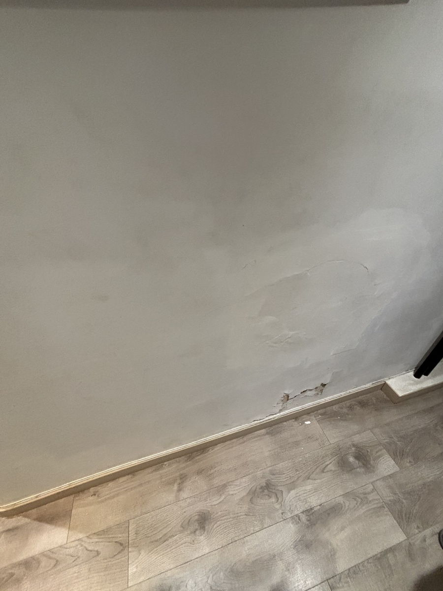 Accès appartment MARA , test humidité à plusieurs endroit sur mur mitoyen à chaq — photo 2