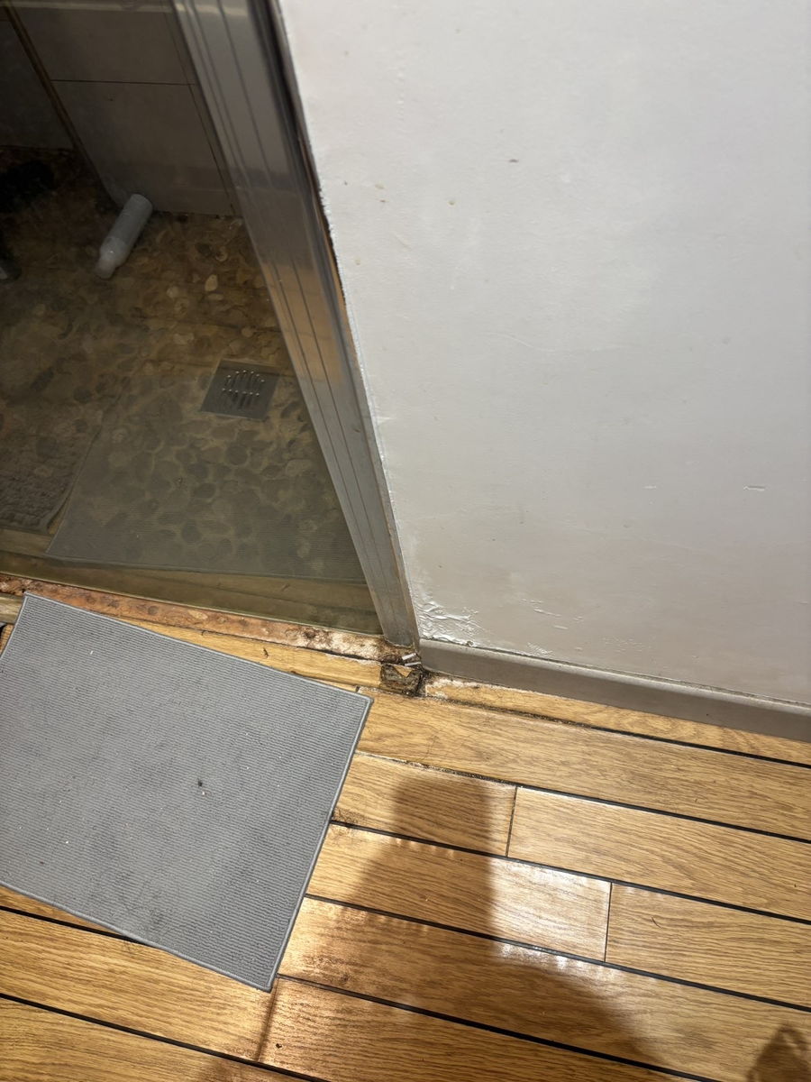 Accès appartment MARA , test humidité à plusieurs endroit sur mur mitoyen à chaq — photo 3