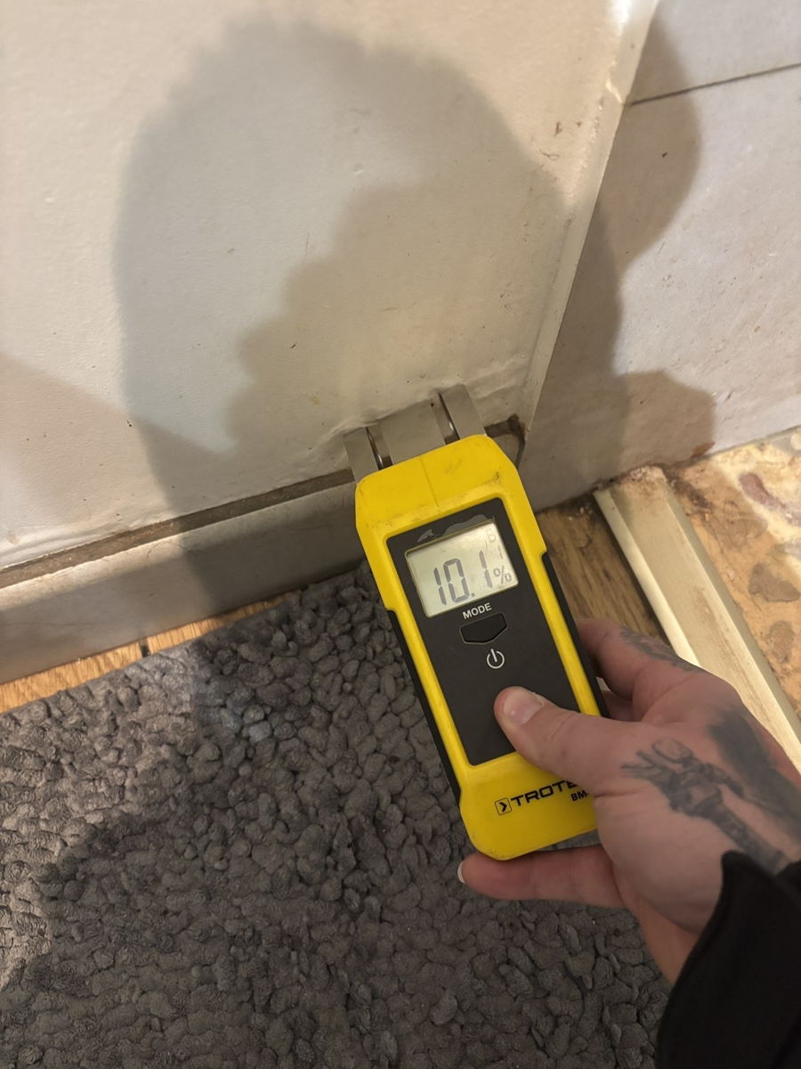Accès appartment MARA , test humidité à plusieurs endroit sur mur mitoyen à chaq — photo 5