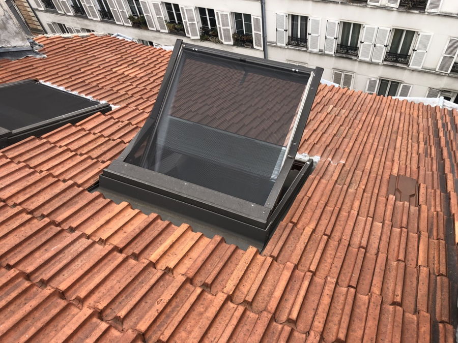 Remplacement de deux fenêtres de toit Velux à Paris — photo 2
