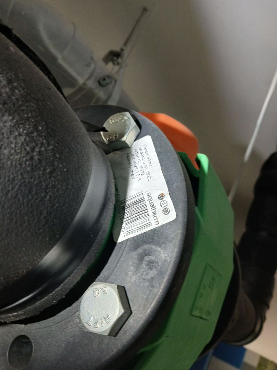 OBJET : Fuite en parking

Constatation

Arrivé sur place en présence de Mons — photo 14