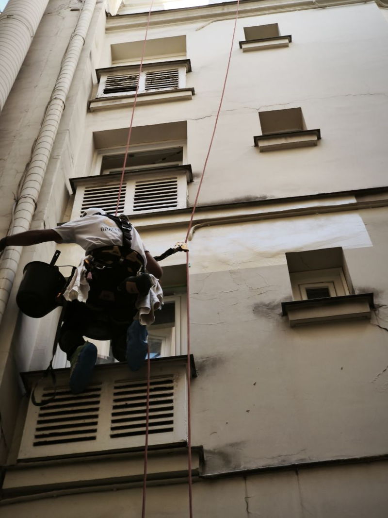 Intervenir là où l’accès devient compliqué, c’est aussi notre métier ! 🧗 à paris