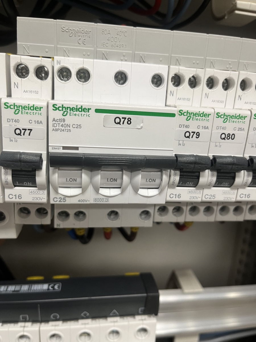 Remplacement des alimentations électriques en 150 mm² à Puteaux — photo 2