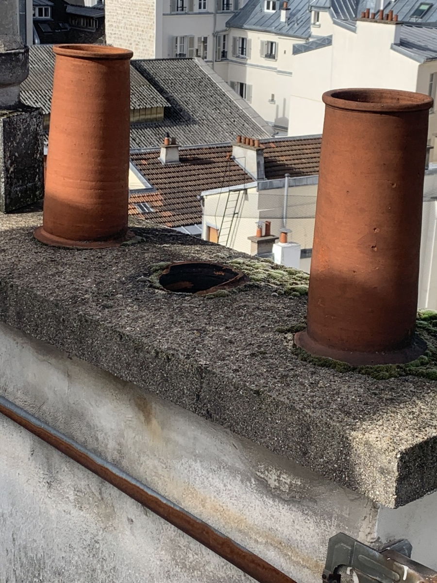 Pose de chapeaux d'aspiration en toiture — photo 3