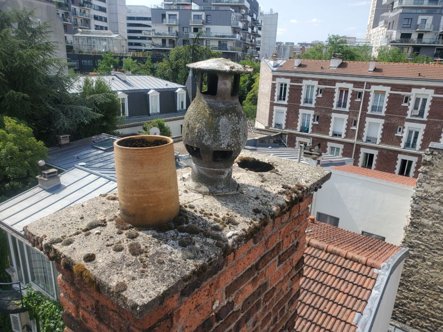 Solins en zinc autour d'une souche en brique — photo 3